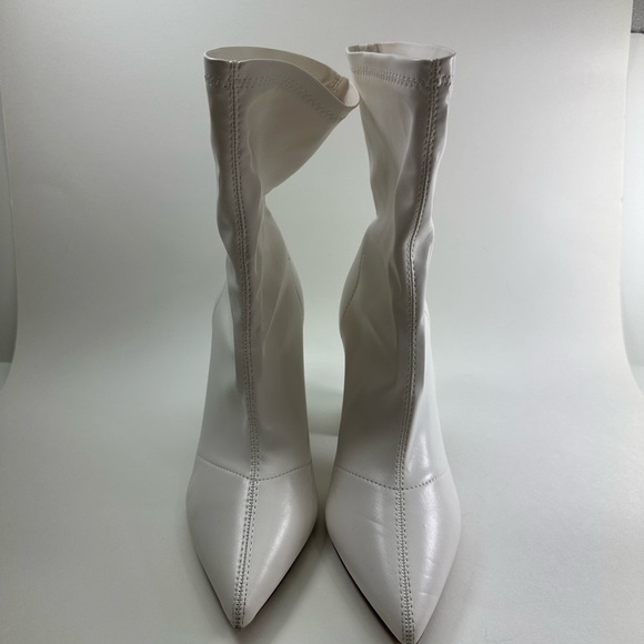 NastyGal White Pointed Toe 4” Heel Boots Socks Size 8.5 EU39 - Picture 4 of 9
